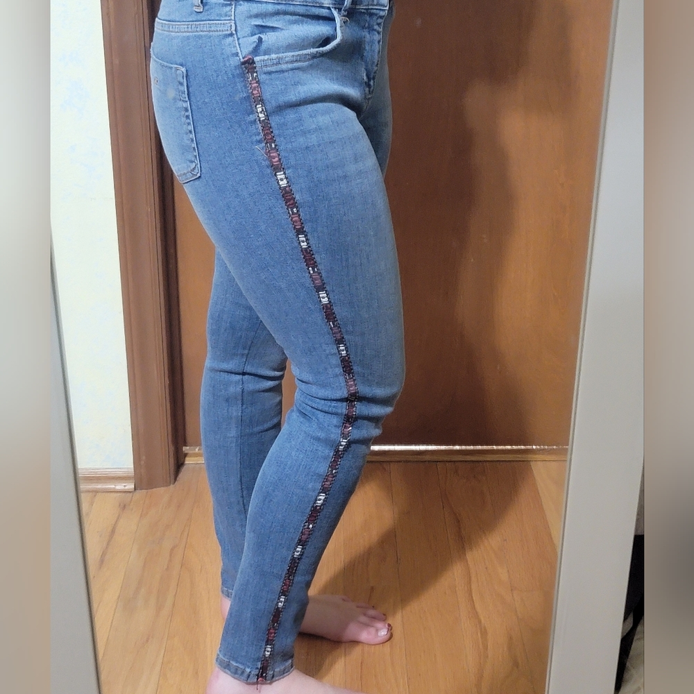 Zara size 6 embroidered embellished beaded mid rise skinny jeans